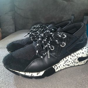 Steve Madden sneakers